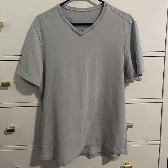 LOT OF 4 Lululemon 5 Year Basic T Shirts - Size Medium - Picture 2 of 4